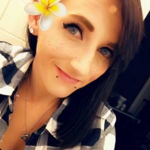 Meet your Posher, Danielle